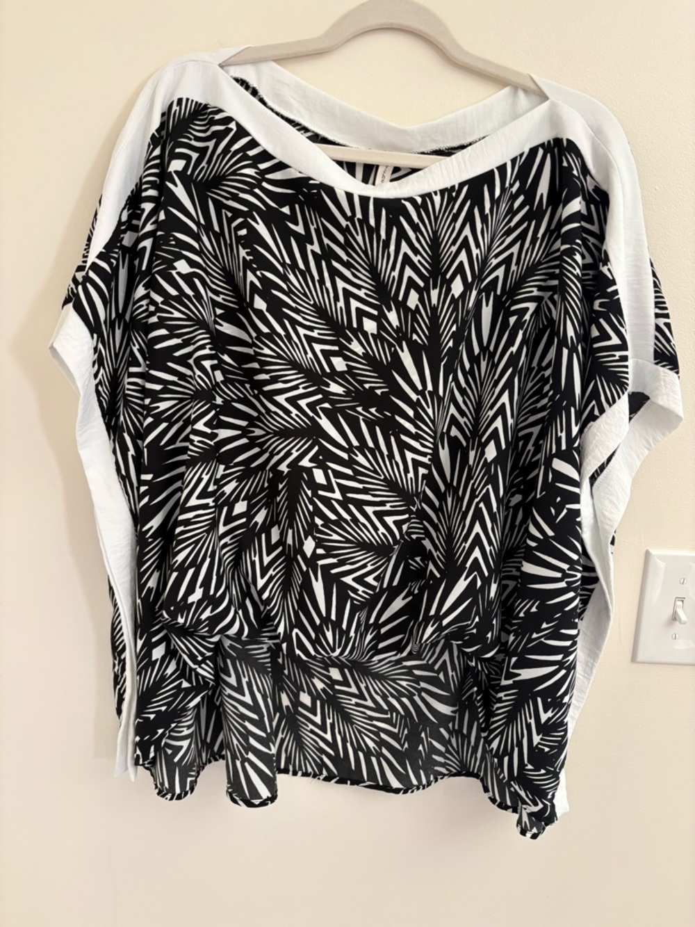Tyche Black White Palm Leaf Caftan Top L Tropical Resort Flowy Oversized Tunic